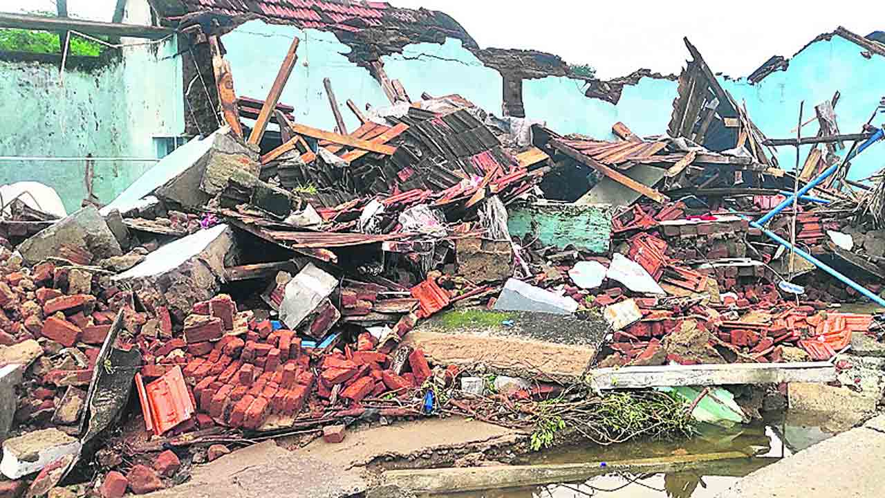 కూడు లేదు.. గూడు లేదు