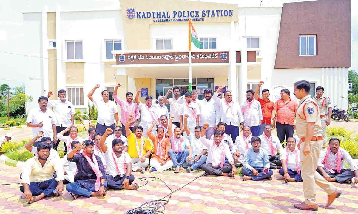 అక్రమంగా బీఆర్‌ఎస్‌ నేతల అరెస్టులు, గృహ నిర్బంధాలు