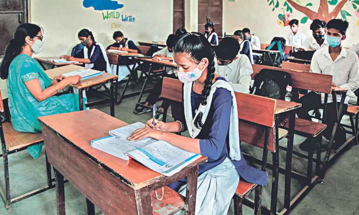 Model School Teachers | హమ్మయ్యా బదిలీ అయ్యాం.. 11 ఏండ్ల తర్వాత మాడల్‌ టీచర్లకు మోక్షం