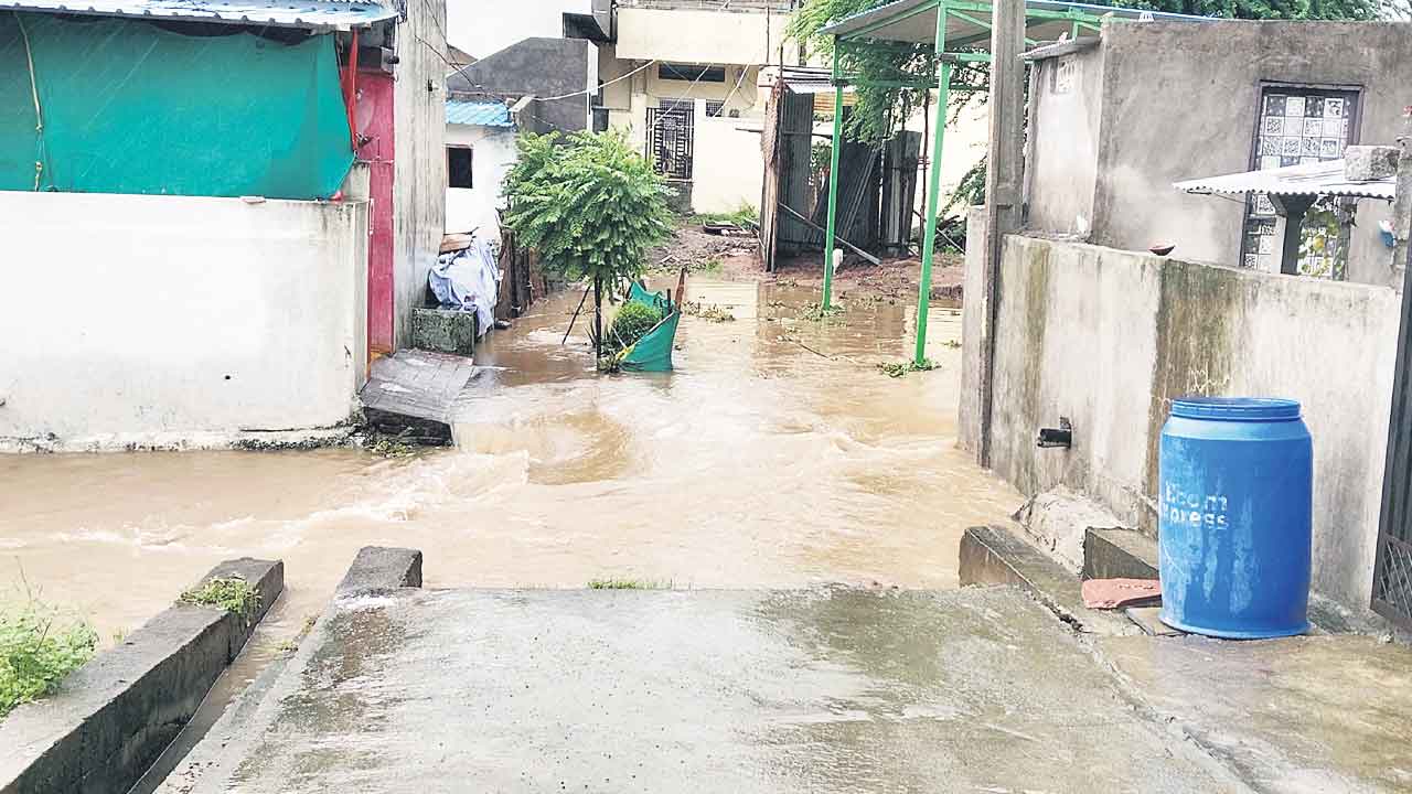 మున్సిపాలిటీ నిధులకు కొర్రీ