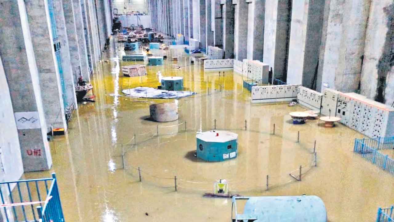 PRLIS | కరెంటు కనెక్షన్‌కు పైసలియ్యని సర్కార్‌.. నిలిచిన వట్టెం పంప్‌హౌస్‌ డీవాటరింగ్‌ పనులు