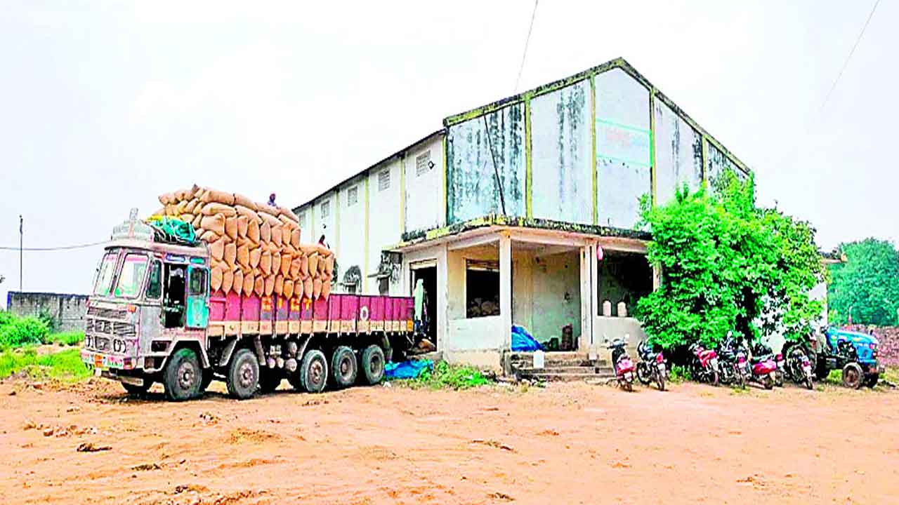 దాన్యం సేకరణకు వెనుకడుగు