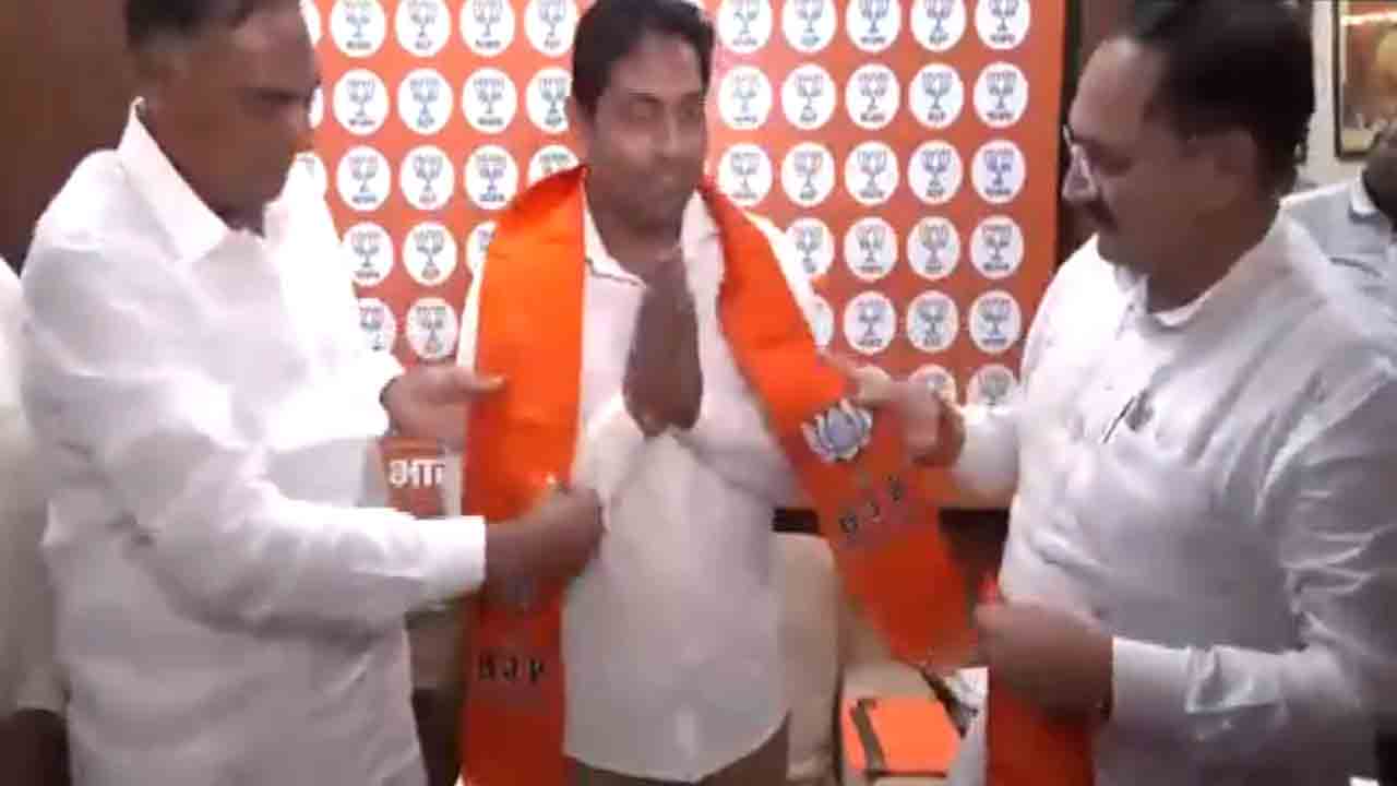 Former AAP leader joins BJP | బీజేపీలో చేరిన ఆప్‌ మాజీ నేత ప్రవీణ్ కుమార్