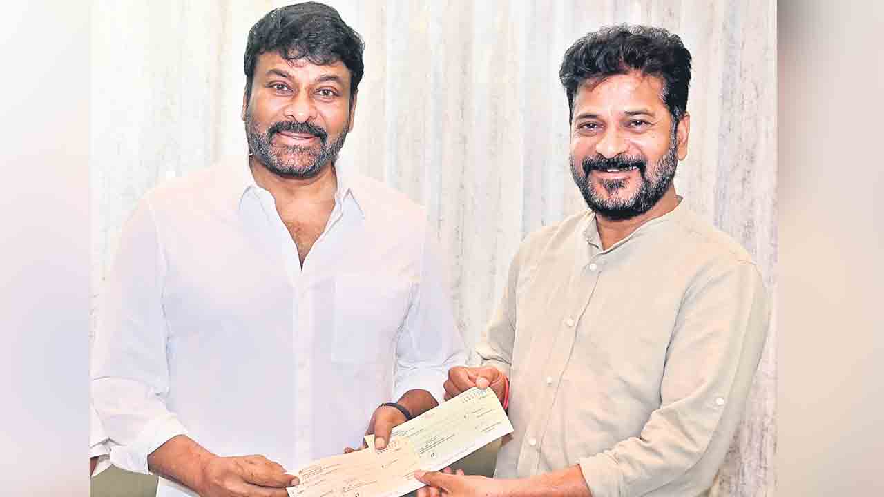 వరద బాధితులకు చిరు విరాళం