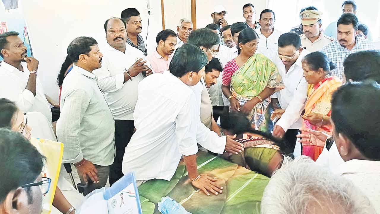 కాల్మొక్తం.. కనికరించండి