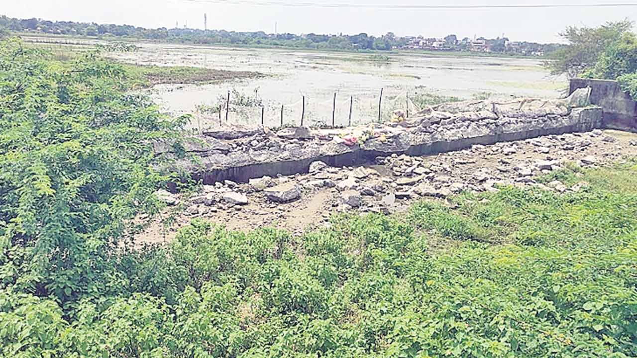 శనిగకుంటను పేల్చింది.. సింగరేణి బాంబులే..?