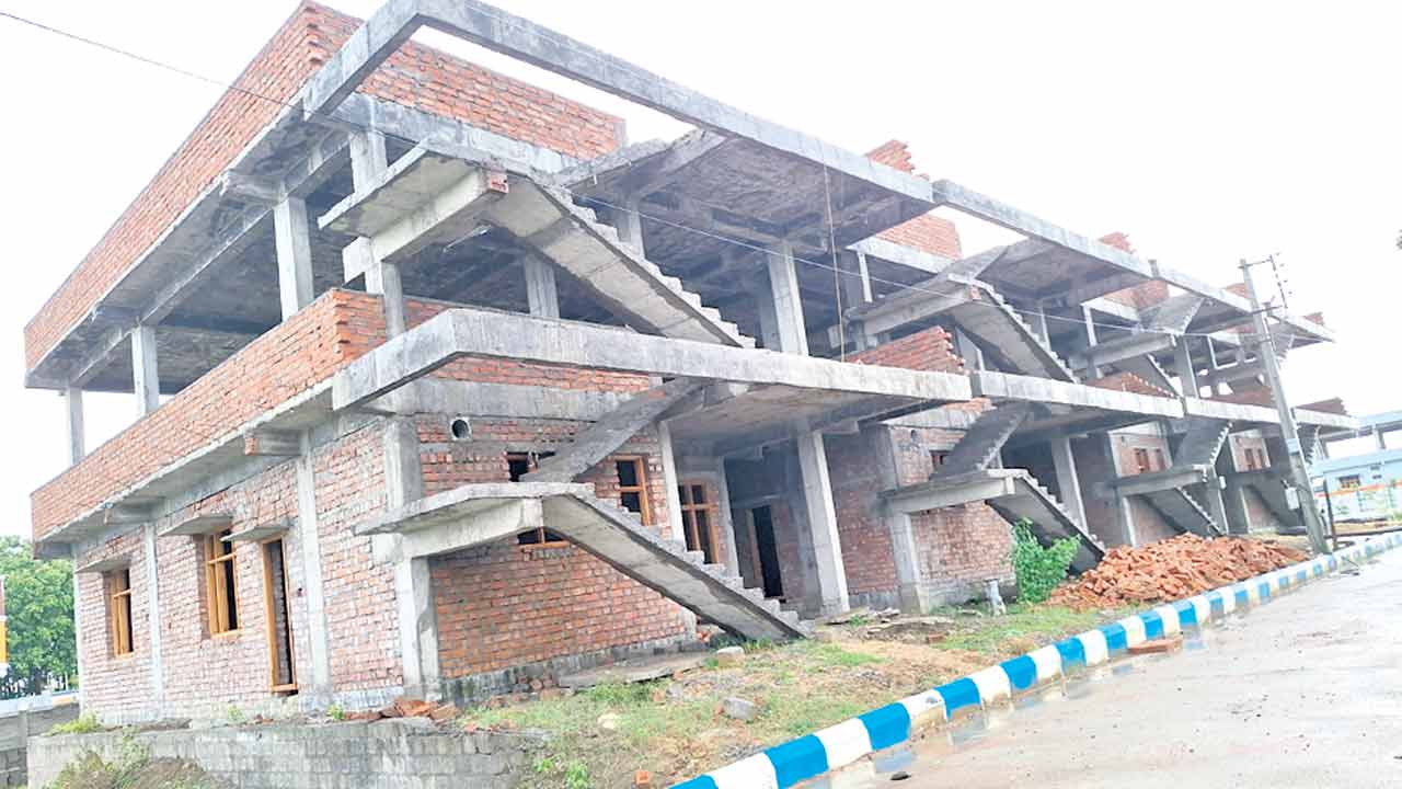 ఆ పర్మిషన్‌ల వెనక మతలబేమిటో!?