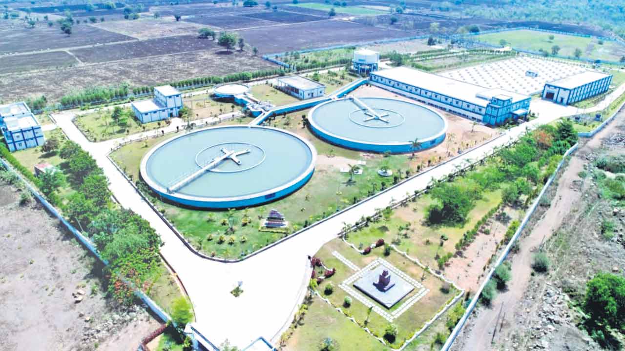 ఐదు నెలలుగా వేతనాల్లేవు