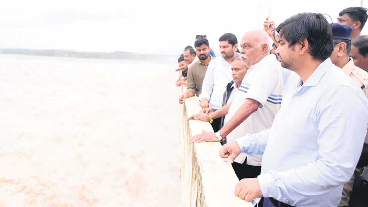 ప్రజలు ఆందోళనల చెందవద్దు