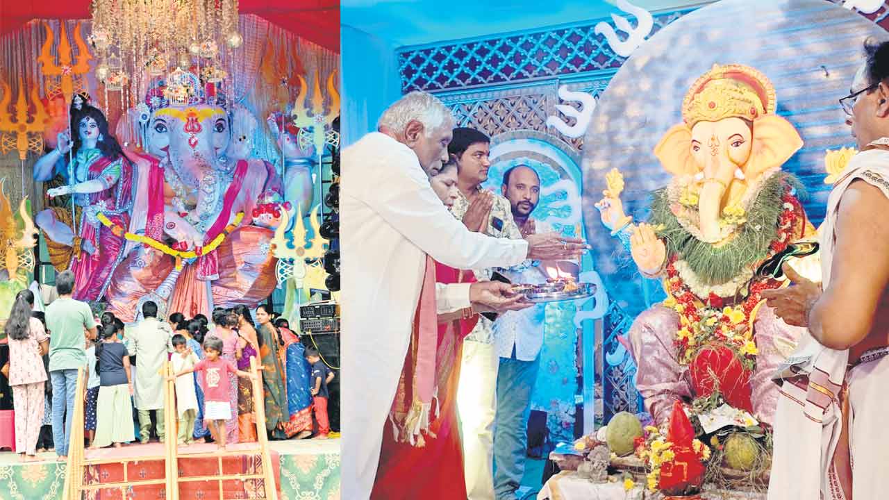 నాయకులు.. వినాయకులు..