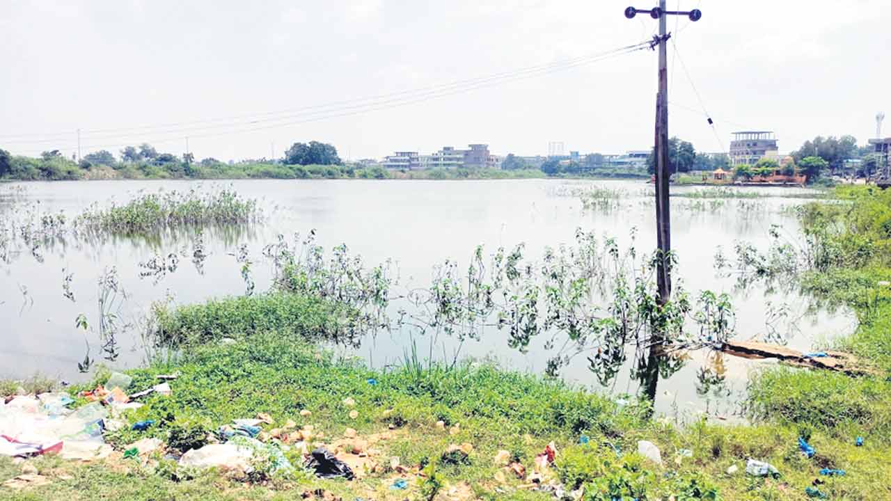 కుమ్మరికుంట శిఖం సర్వే షురూ