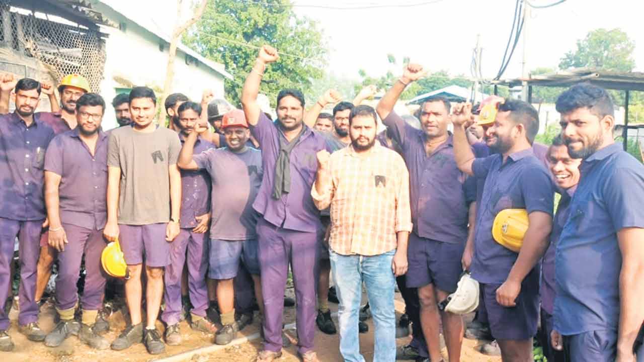 నల్లనేలపై నిరసనల హోరు