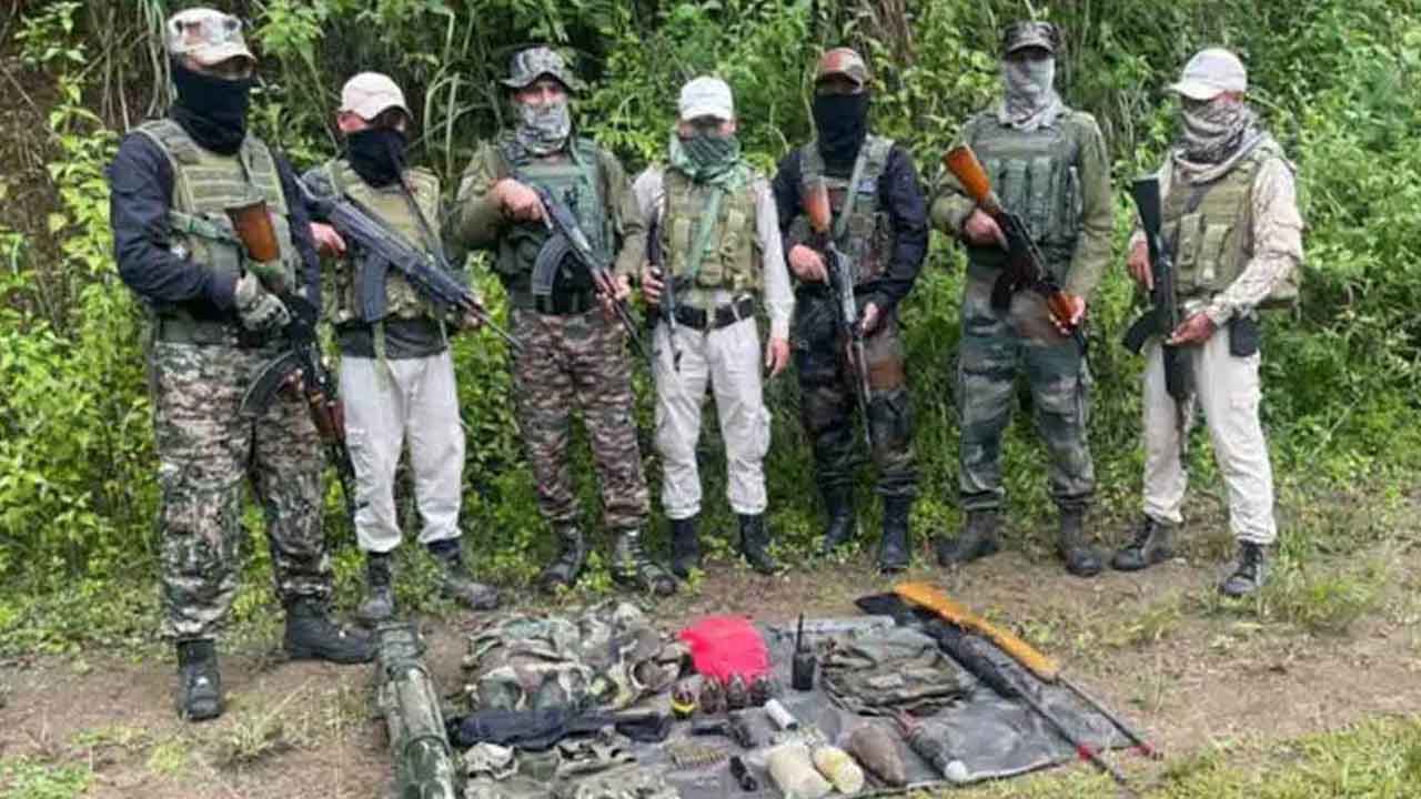 మణిపూర్‌లో భారీగా ఆయుధాల స్వాధీనం