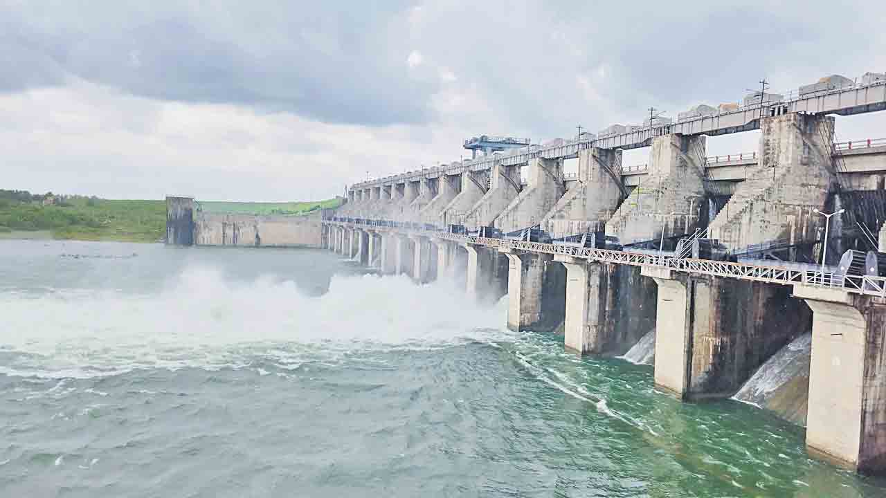 సింగూరుకు జలకళ