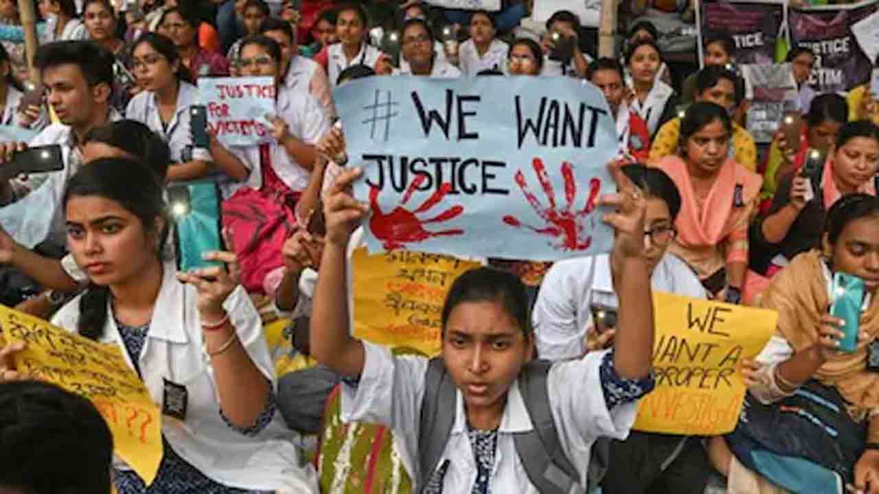 Bengal doctors | ఎట్టకేలకు 42 రోజుల తర్వాత.. పాక్షికంగా విధుల్లోకి చేరిన కోల్కతా వైద్యులు