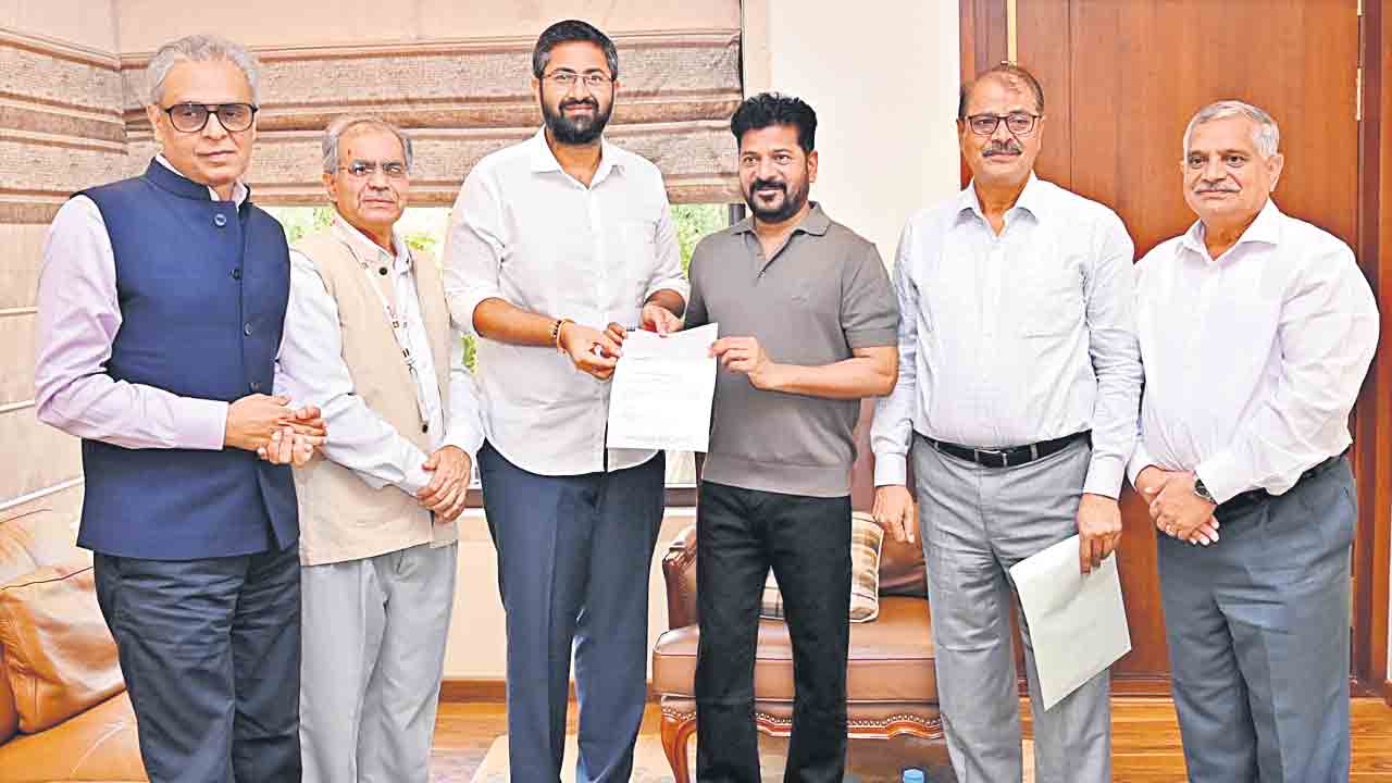 సీఎం సహాయనిధికి ‘గీతం’ కోటి విరాళం