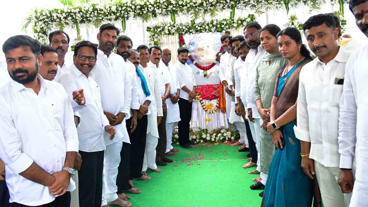 ఎమ్మెల్యేకు సీఎం పరామర్శ