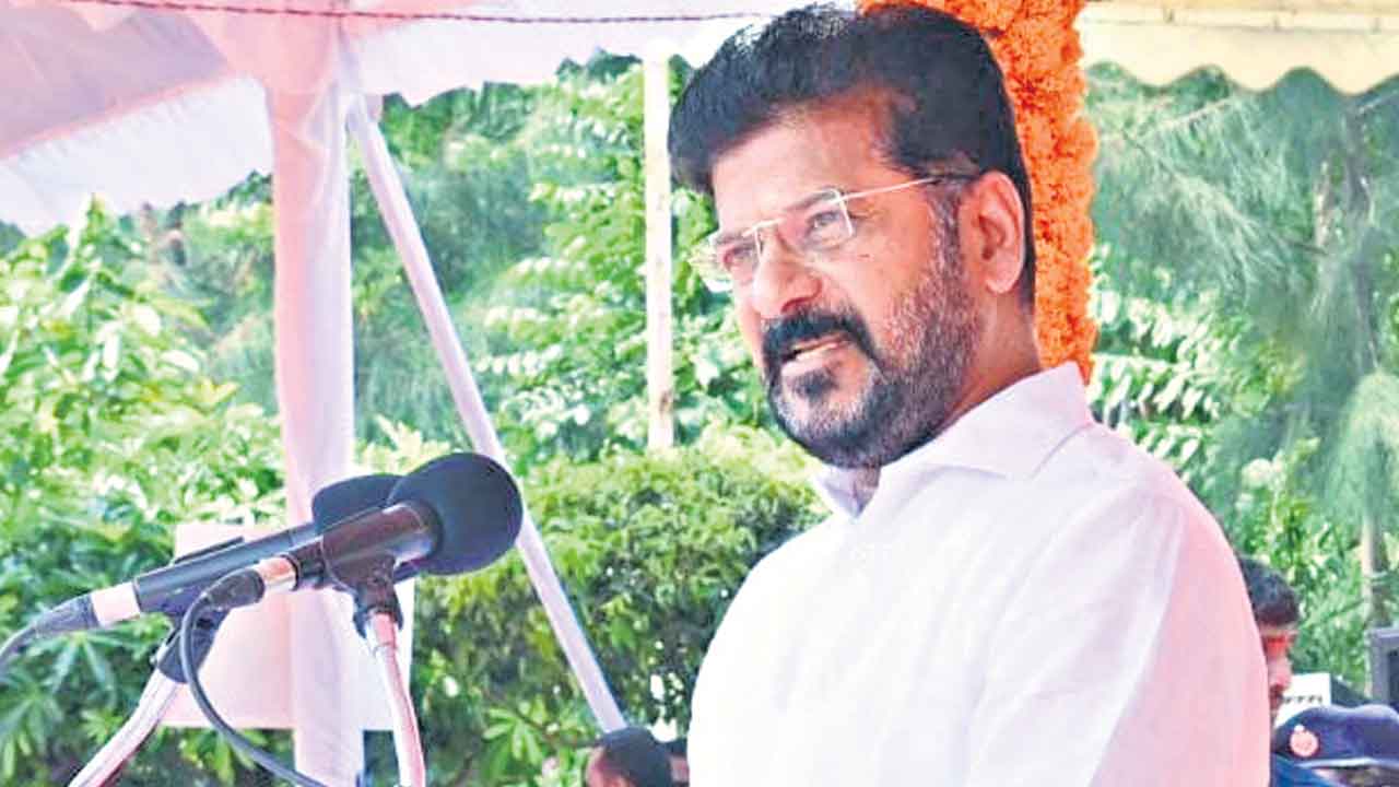 Revanth Reddy | ఎన్నిసార్లైనా ఢిల్లీ వెళ్తా.. మనకు రావాల్సిన నిధుల కోసమే వెళ్తున్నా..