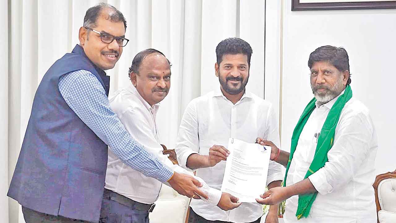 సీఎం సహాయనిధికి ప్రముఖుల విరాళాలు