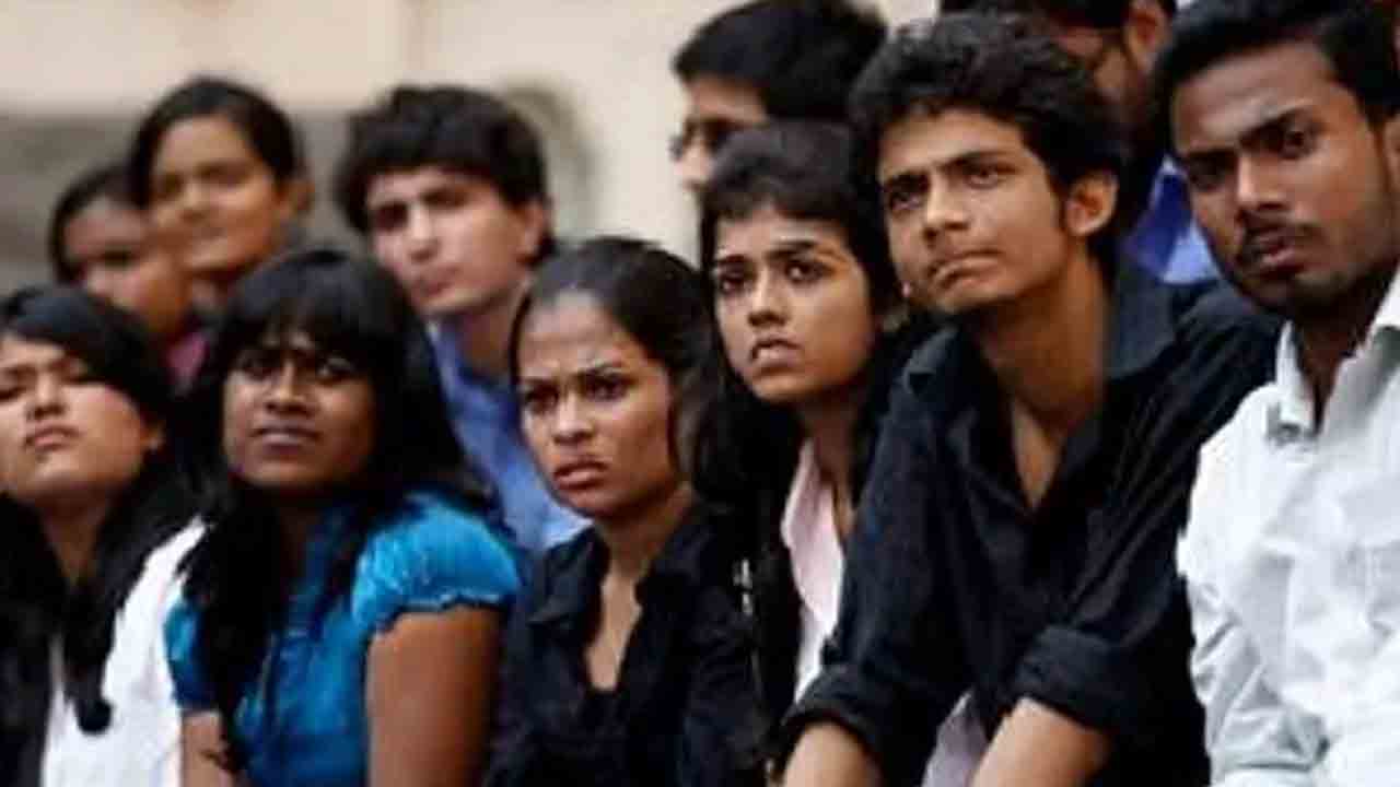 Canada | వారానికి 24 గంటలే పని.. కెనడాలో భారతీయ విద్యార్థులకు పెరగనున్న ఆర్థిక కష్టాలు