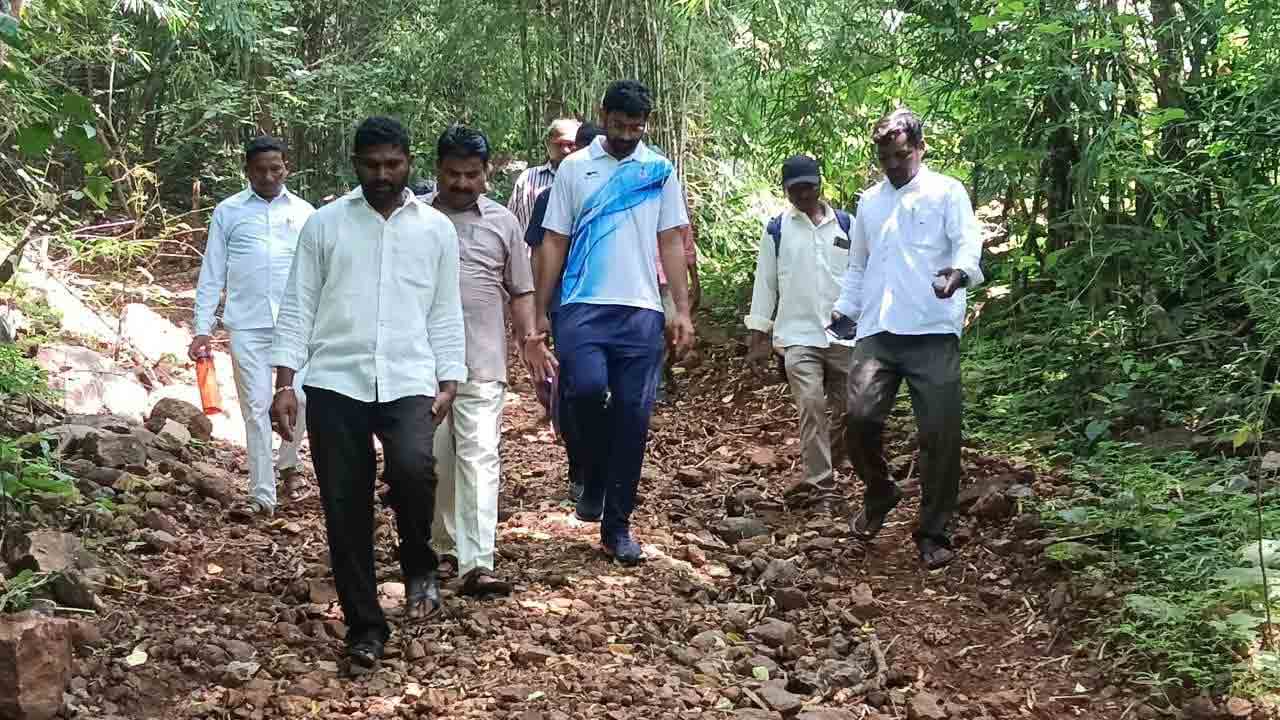 కనిగిరి వీరభద్రుడి సన్నిధిలో కలెక్టర్‌