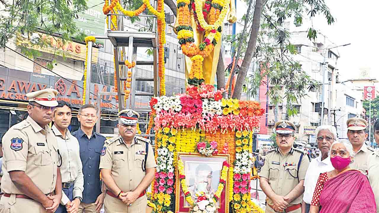 ఉమేశ్‌ చంద్ర సేవలు చిరస్మరణీయం