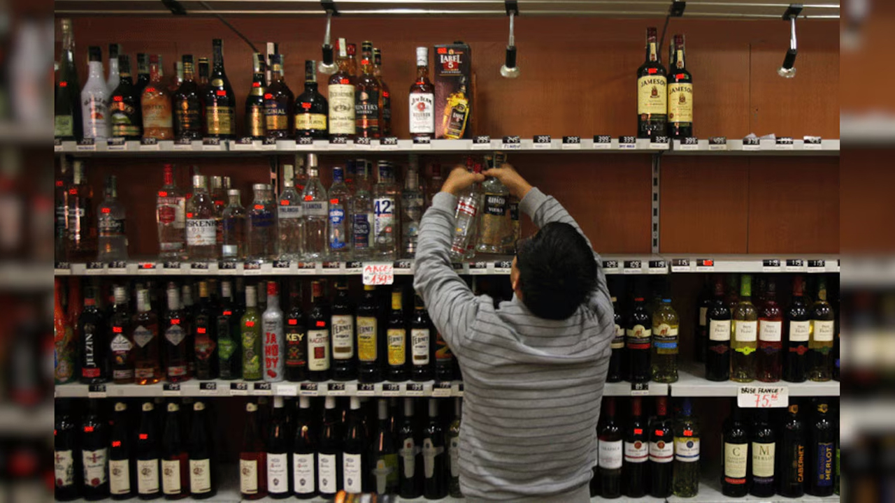 Liquor shops | నూతన మద్యం షాపుల ఫీజులు.. మార్గదర్శకాలు ఖరారు..!