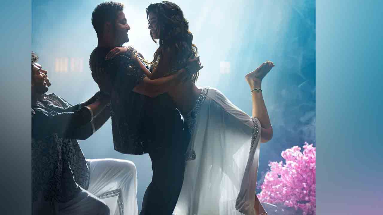 Devara | ఓ వైపు దేవర దావూదీ సాంగ్‌ ట్రెండింగ్‌.. మరోవైపు కాపీ అంటూ కామెంట్స్‌..!