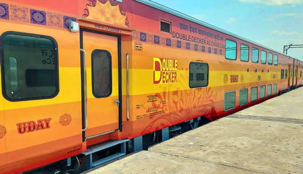Double Decker Trains | భారతీయ రైల్వే కీలక నిర్ణయం.. భారీ మార్పులతో పట్టాలపైకి కొత్త డబుల్‌ డెక్కర్‌ రైళ్లు..!
