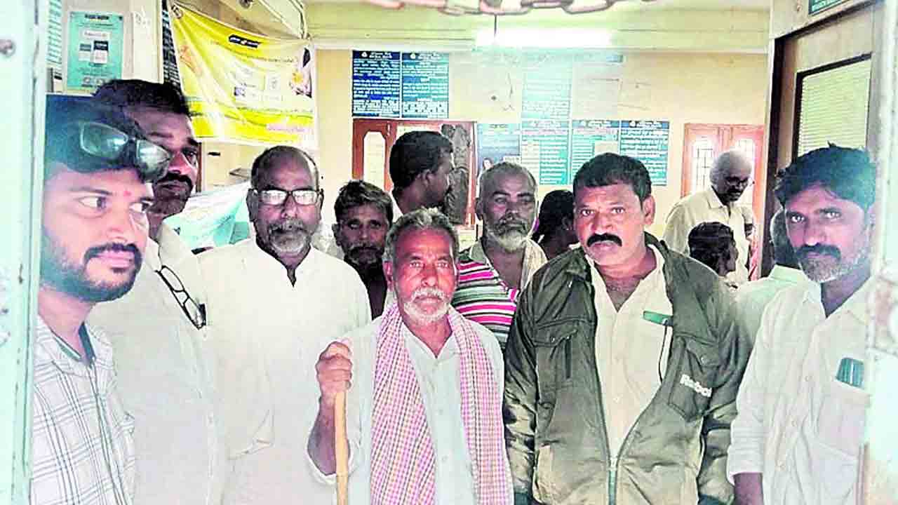 మాకెందుకు మాఫీ కాలే..