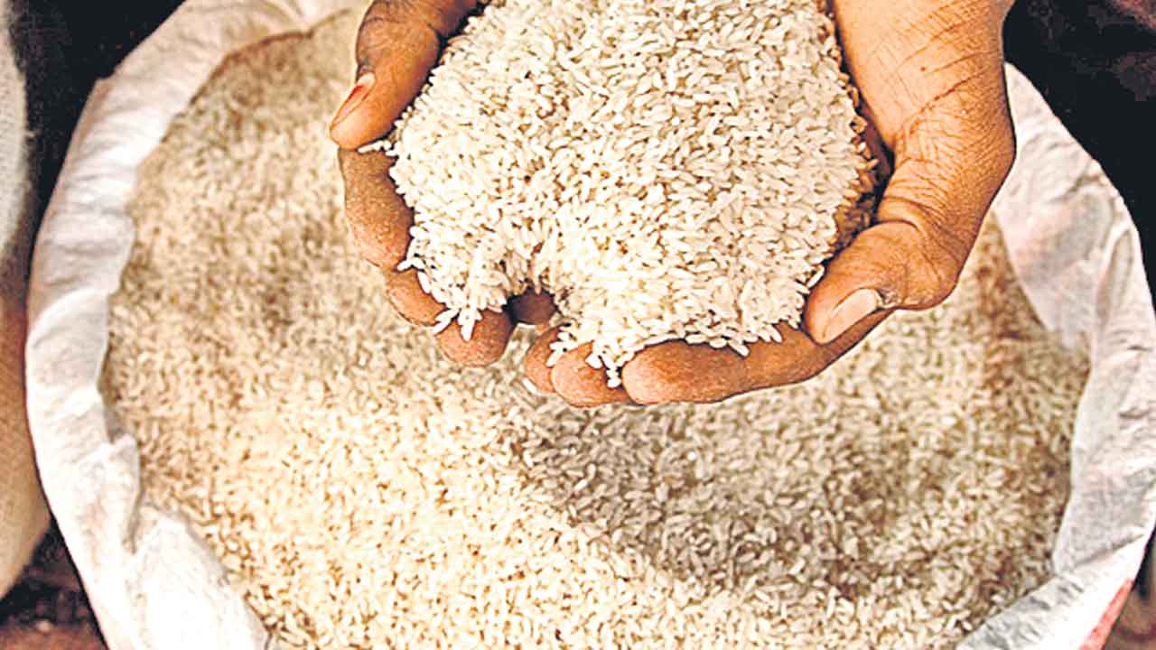 సన్న బియ్యాన్ని సమకూర్చేదెలా?