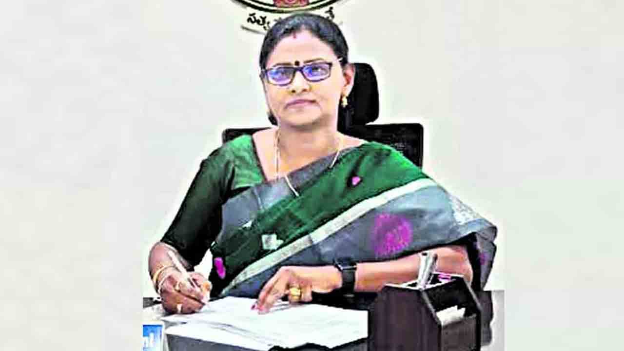 Gajjela Lakshmi | ఏపీ మహిళా కమిషన్ చైర్మన్ గజ్జెల లక్ష్మికి ఉద్వాసన
