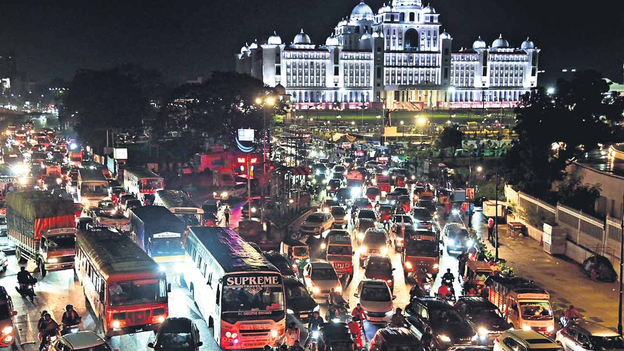 దంచికొట్టిన వాన