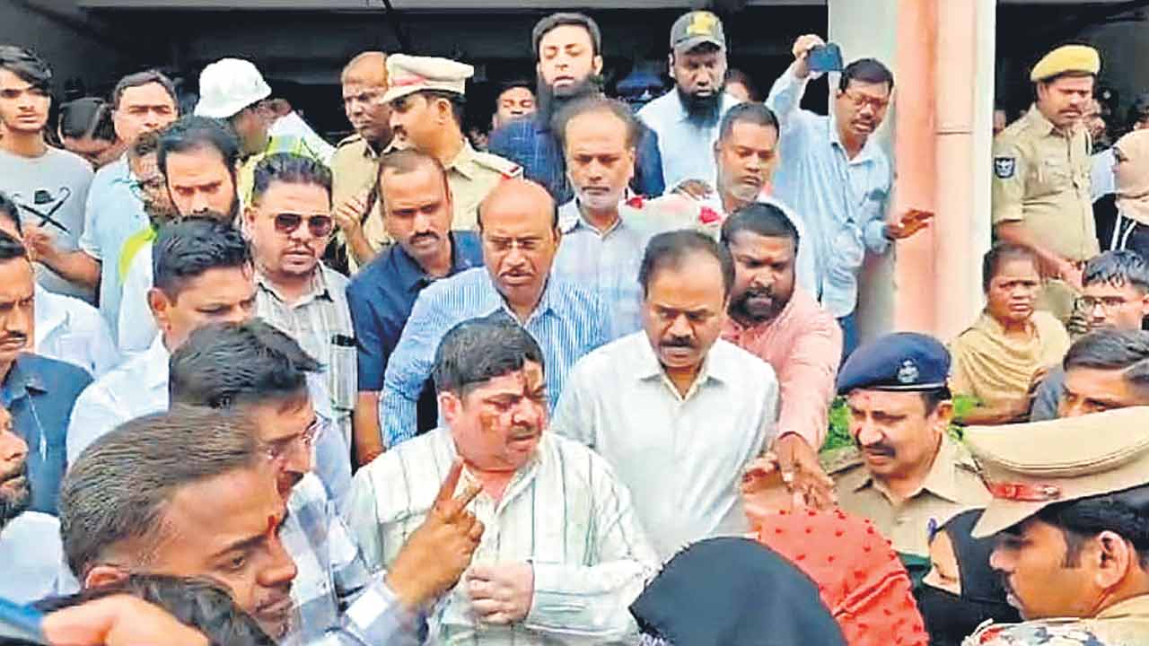 డబుల్‌ ఇండ్లు ఎప్పుడిస్తరు?