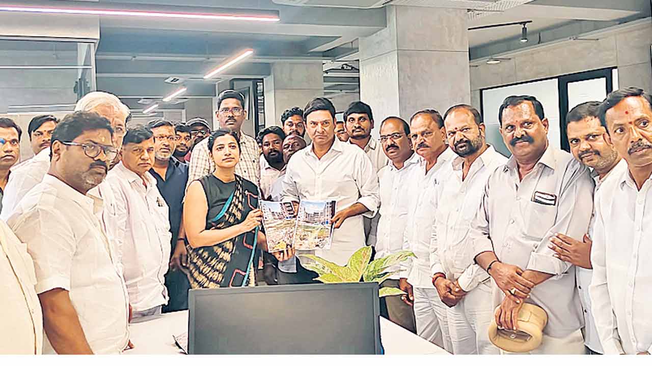 డ్రైనేజీ సమస్యకు శాశ్వత పరిష్కారం చూపండి