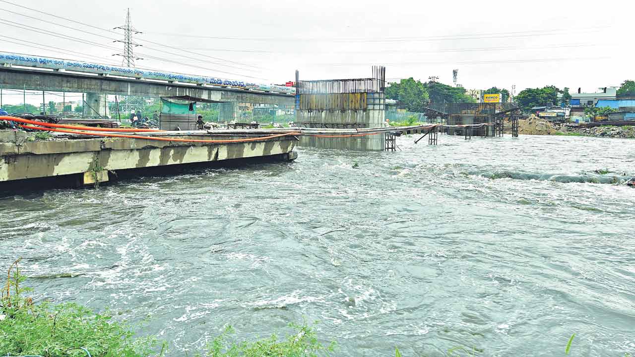Heavy Rain | రికాం లేని వాన.. స్తంభించిన జనజీవనం