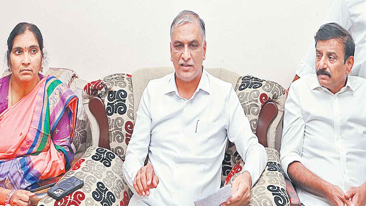 Harish Rao | వరదపై సీఎం బురద రాజకీయం.. 9 సీట్లిచ్చిన ఖమ్మంలో 9 మందినైనా ప్రభుత్వం కాపాడలె: హరీశ్‌రావు