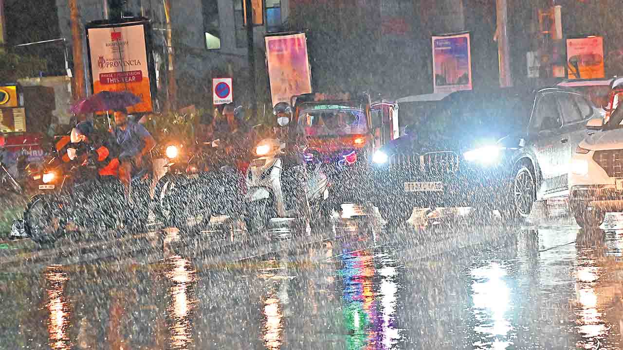 Hyd Rains | హైదరాబాద్‌లో పలుచోట్ల భారీ వర్షం