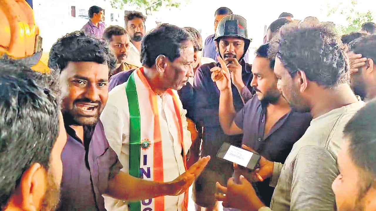 Singareni | లాభాల్లో వాటాకు కోతెందుకు?.. ఐఎన్‌టీ యూసీ నేతలను నిలదీసిన కార్మికులు