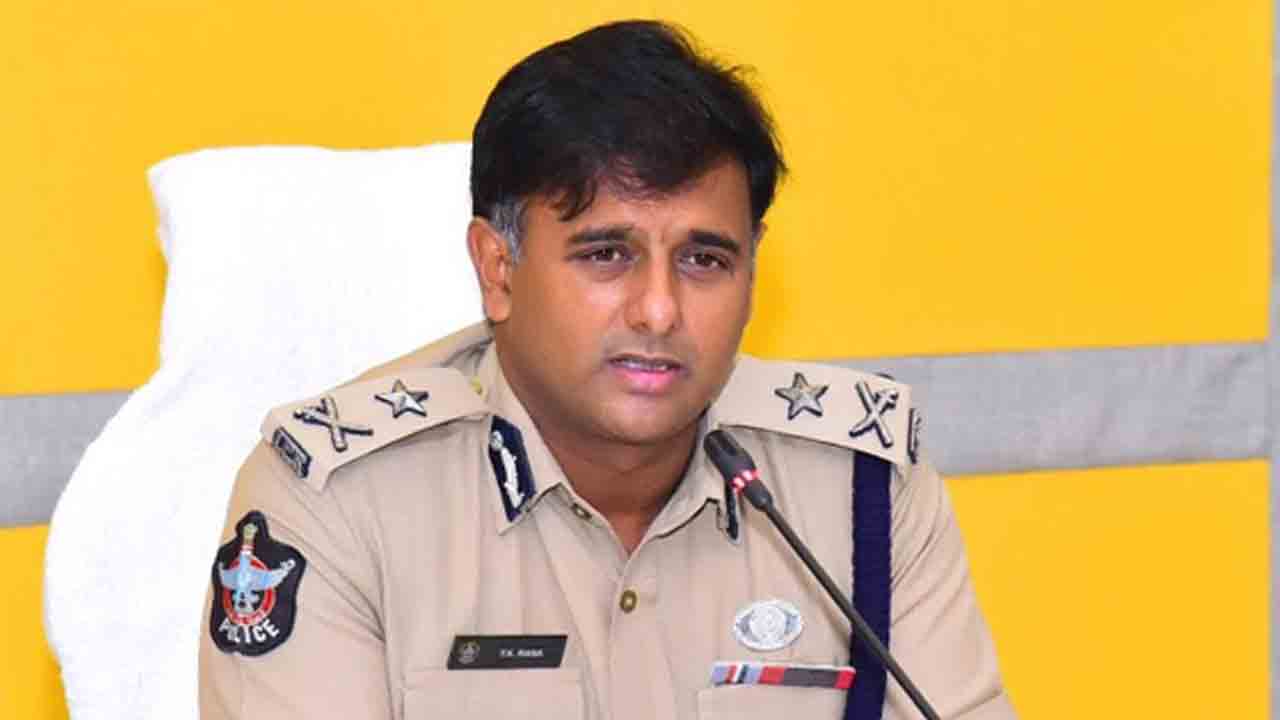 Kadambari Jatwani case | ముంబై నటి కేసులో ముందస్తు బెయిల్‌ పిటిషన్‌ వేసిన ఐపీఎస్‌ అధికారి