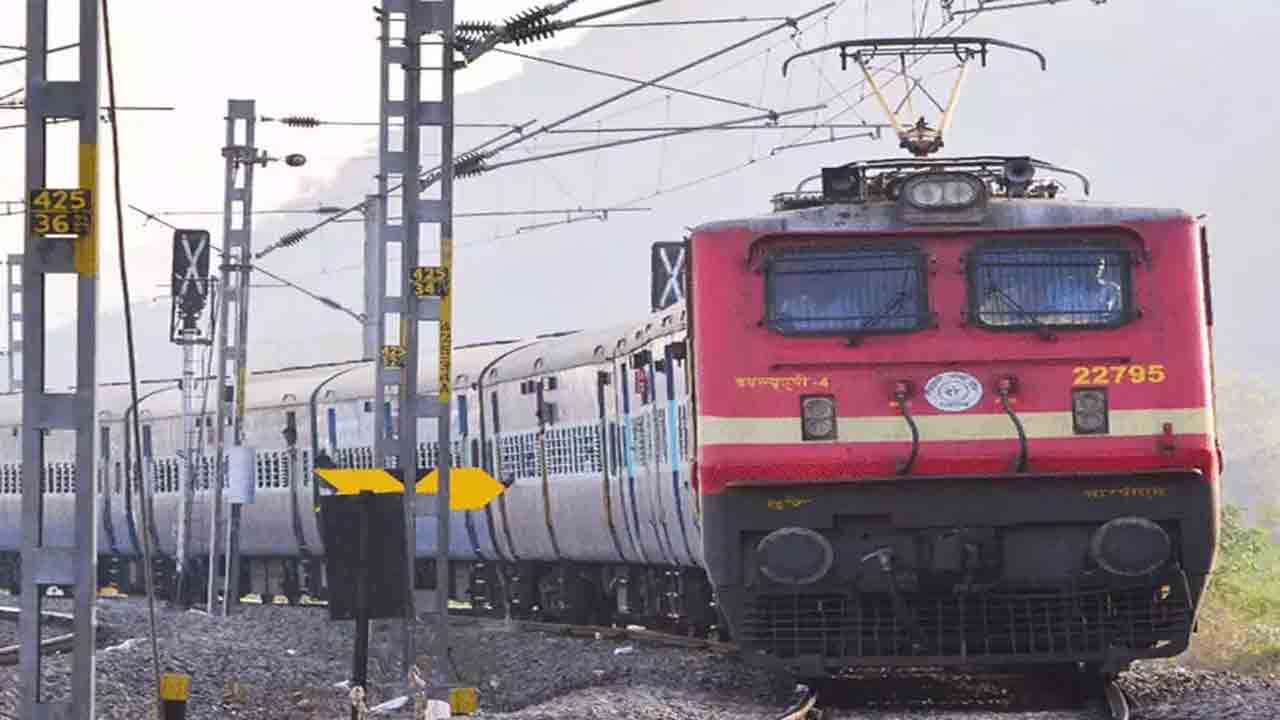 Indian Railway | నెల రోజుల్లో 18 రైలు ప్రమాద ఘటనలు.. అత్యధికంగా ఏ రాష్ట్రంలో అంటే..?