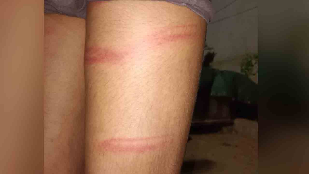 విద్యార్థిని చితకబాదిన ప్రిన్సిపాల్‌