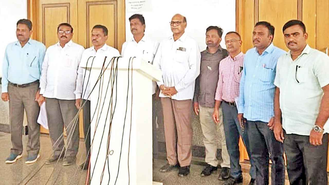 గురుకుల జేఏసీ సమ్మె నోటీసు
