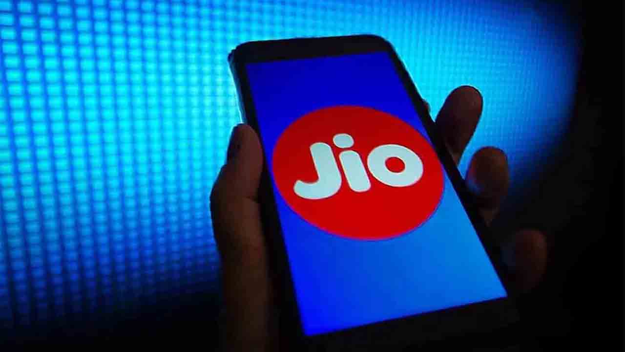 JIO Down | జియో సేవల్లో అంతరాయం.. నెట్‌వర్క్‌ రావట్లేదంటూ సోషల్‌ మీడియాలో పోస్టులు