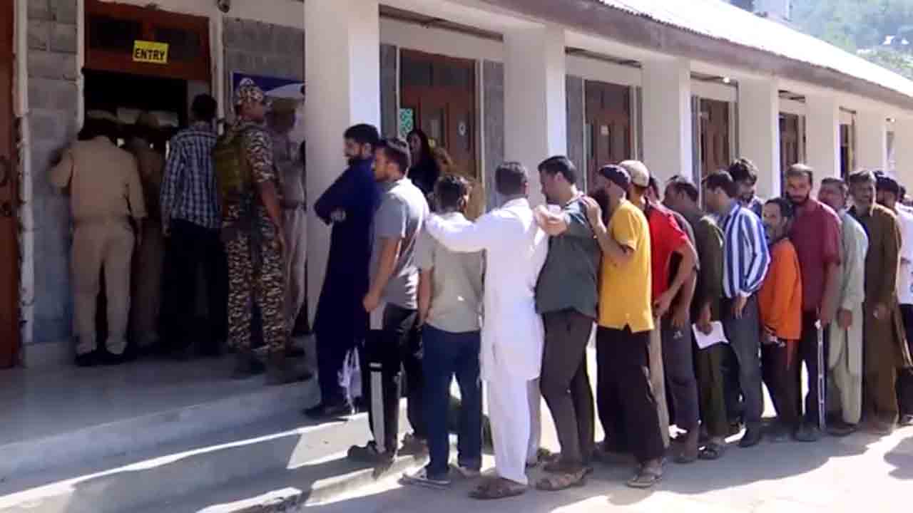 Jammu Kashmir | జమ్మూ కశ్మీర్‌లో ప్రశాంతంగా కొనసాగుతున్న పోలింగ్‌.. 11 గంటల వరకూ 26 శాతం ఓటింగ్‌ నమోదు