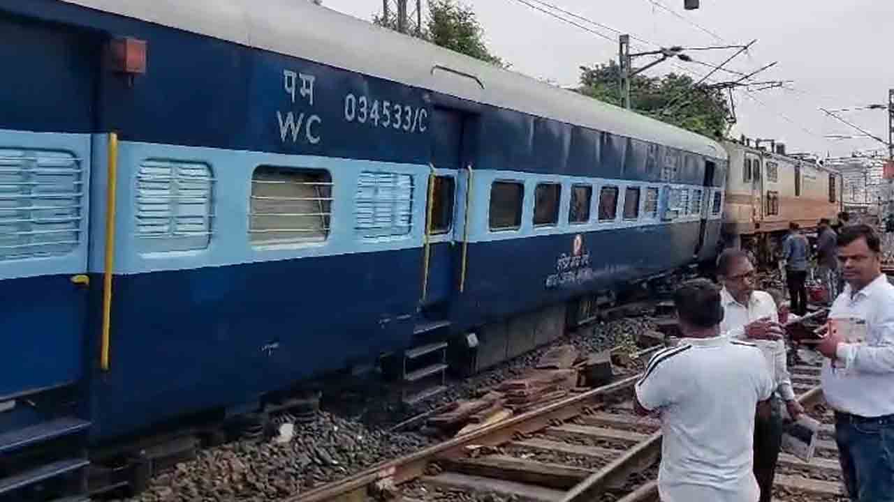 Jabalpur Express | పట్టాలు తప్పిన జబల్‌పూర్‌ ఎక్స్‌ప్రెస్‌.. క్షేమంగా బయటపడ్డ ప్రయాణికులు