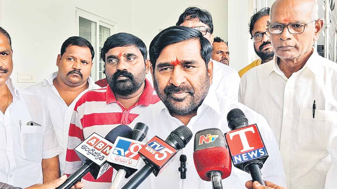 Jagadish Reddy | నోట్ల కట్టలతో దొరికినోళ్లే డెకాయిట్లు.. నోరు అదుపులో పెట్టుకోకుంటే ప్రజలే బుద్ధి చెప్తారు.. ఉత్తమ్‌పై జగదీశ్‌రెడ్డి ఆగ్రహం