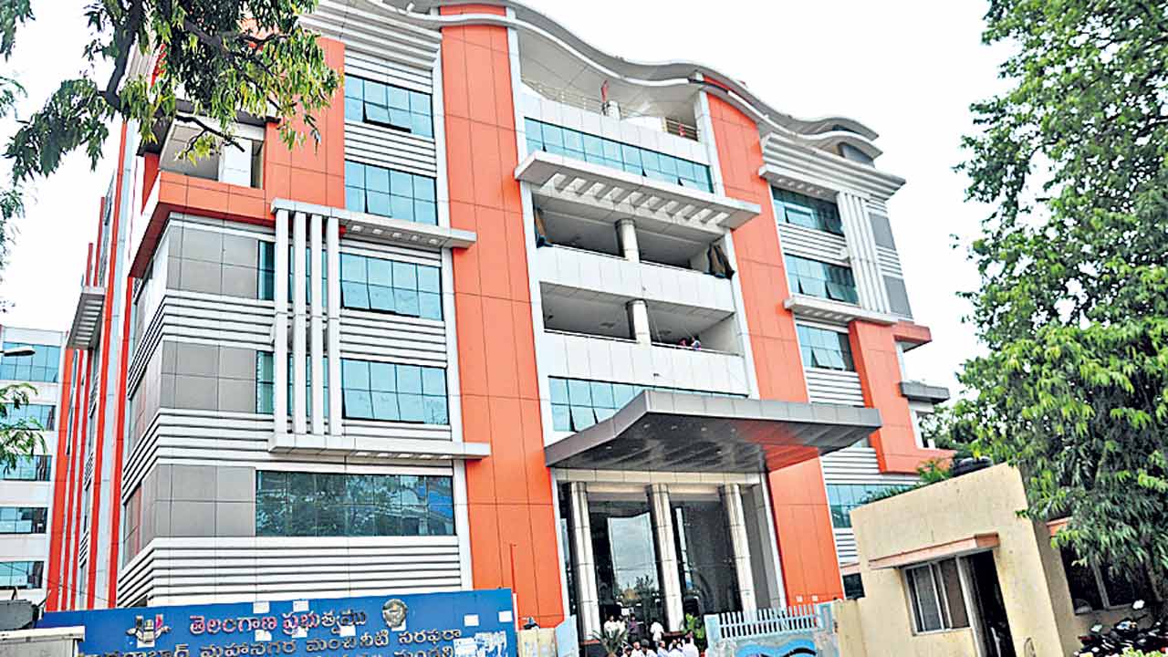 ఇంకుడు గుంత ఉండాలే.. లేదంటే వాతే