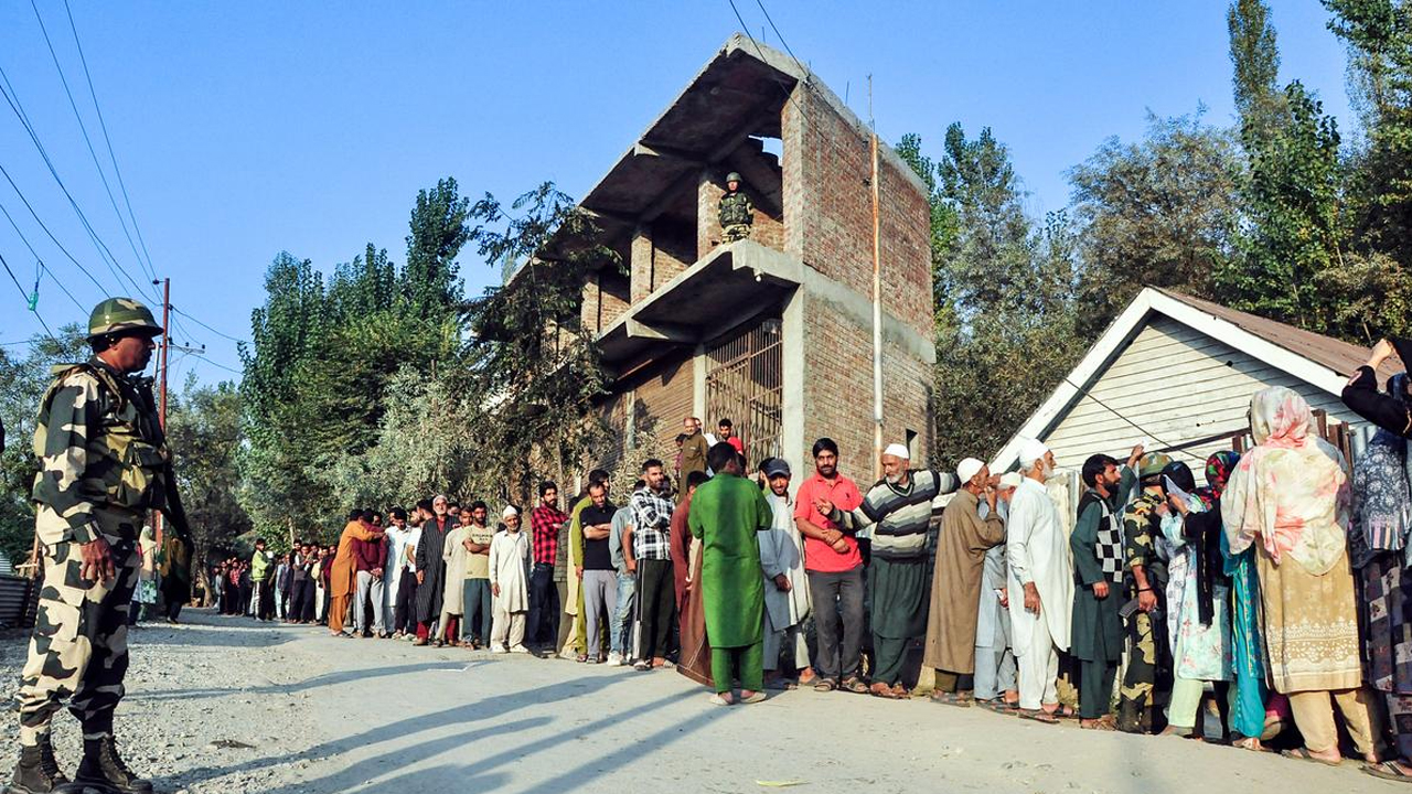 J&K Election Phase-2 | జమ్మూ కశ్మీర్‌లో ప్రశాంతంగా ముగిసిన రెండో దశ పోలింగ్‌.. అత్యధికంగా రియాసిలో 71.81శాతం ఓటింగ్‌