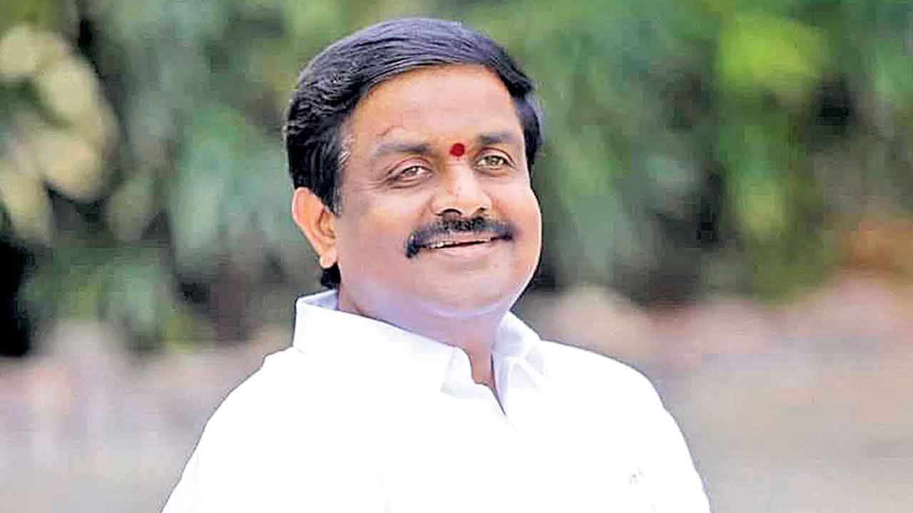 గులాబీ గళం ఉద్యమ బలం